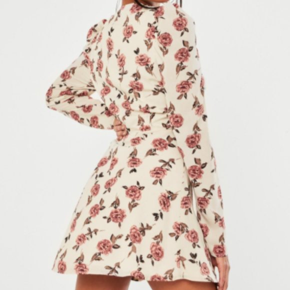 Missguided Floral Puff-Sleeve 40s Style Tea Dress - Picture 4 of 9